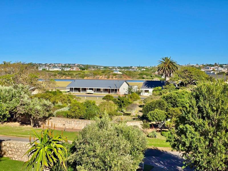4 Bedroom Property for Sale in Stilbaai East Western Cape
